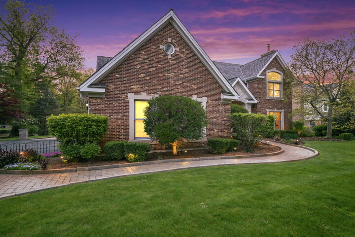 Property Photo:  25568 N Countryside Drive  IL 60010 