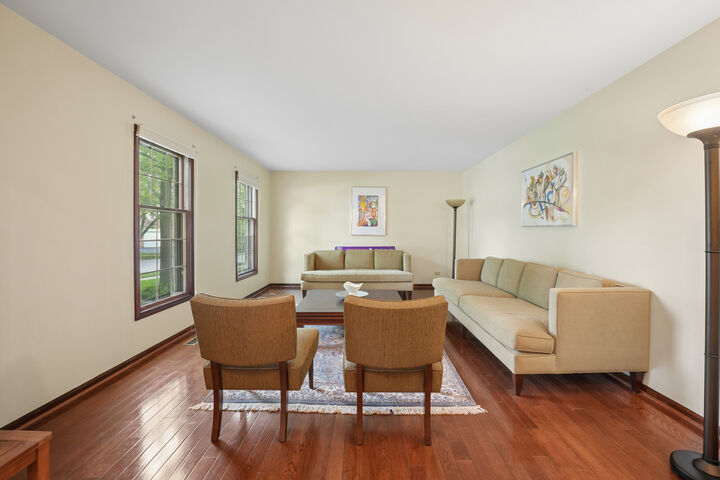 Property Photo: 837 Heatherstone Drive IL 60173