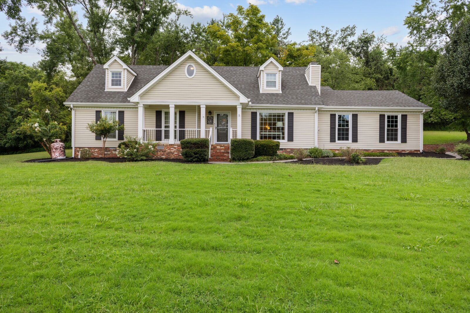 Property Photo:  103 Ridgemar Trl  TN 37075 