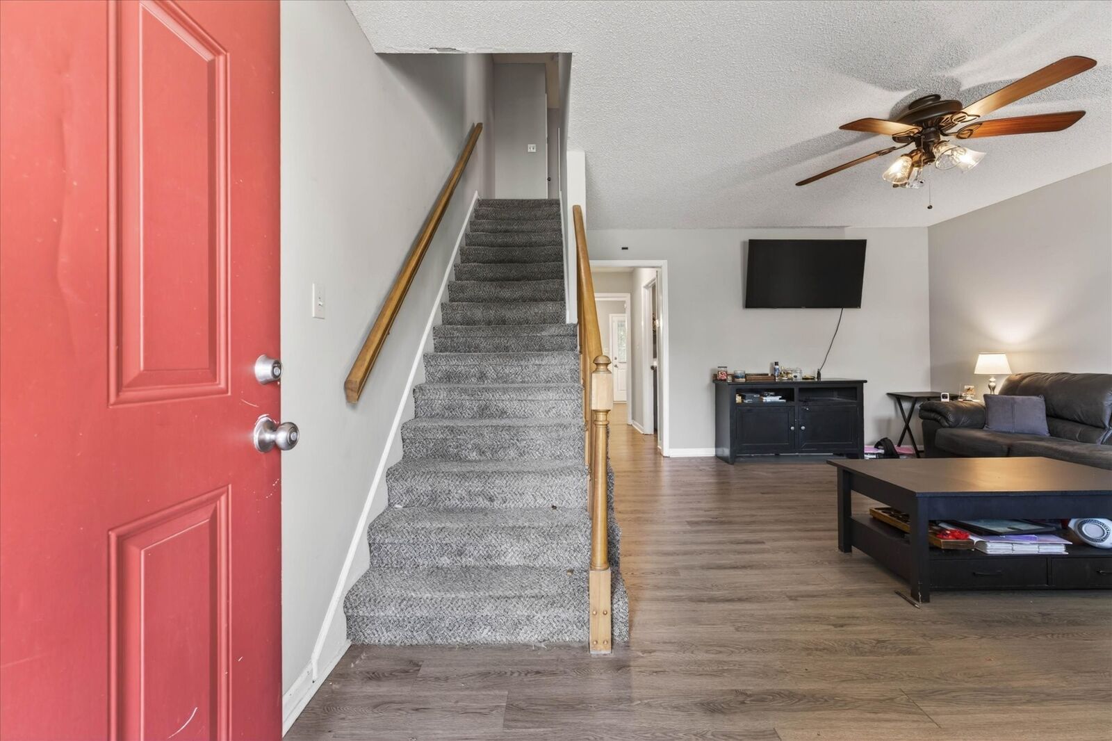 Property Photo: 114 Cunningham Pl B TN 37042