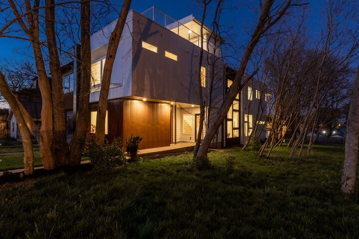 Property Photo: 1610A 6th Ave N TN 37208