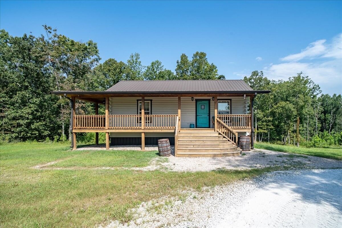 Property Photo: 620 Kimmins St TN 38462
