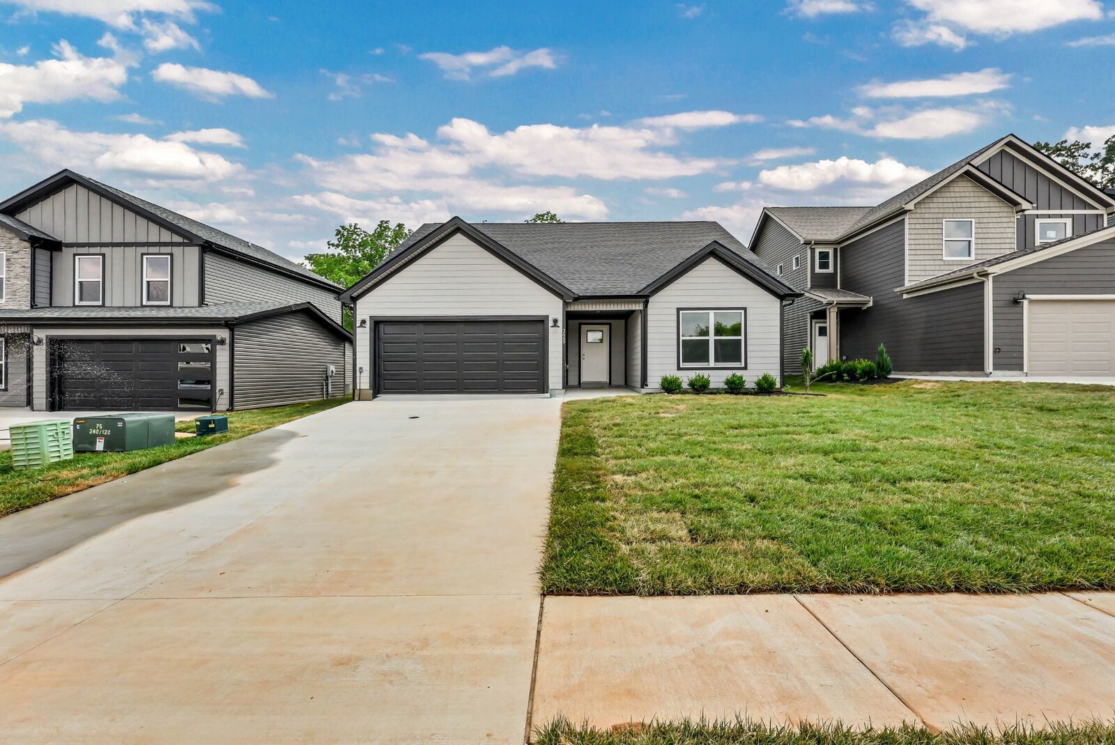 Property Photo:  2669 Brewster Dr  TN 37042 