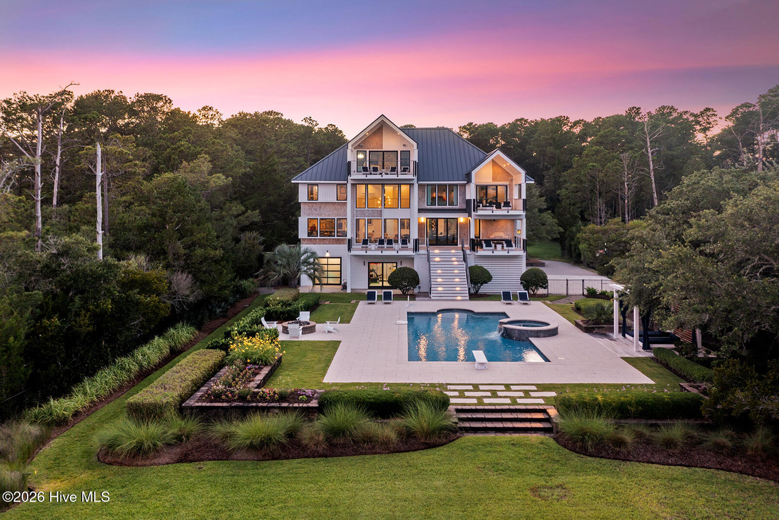Property Photo: 5329 Holt Road NC 28409