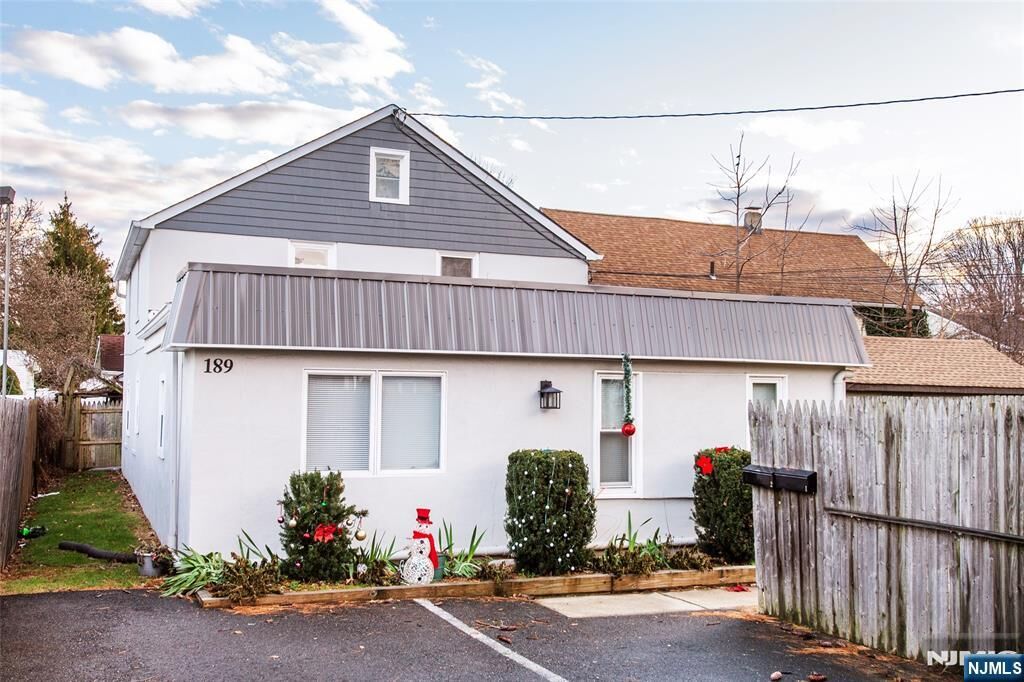 Property Photo:  189 Washington Avenue 2nd Floor  NJ 07643 