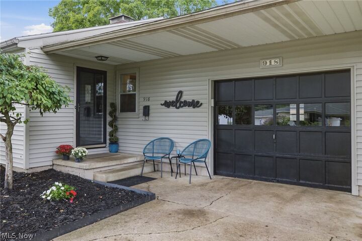 Property Photo: 918 S Heltman Avenue OH 44805