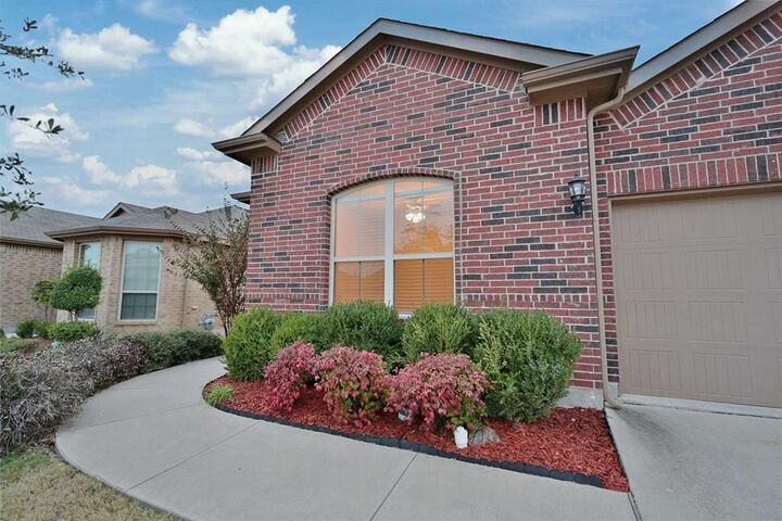 Property Photo:  5921 Comanche Peak Drive  TX 76179 