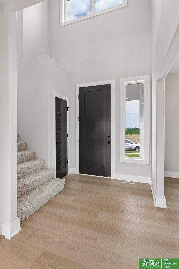 Property Photo:  5719 N 199th Street  NE 68022 