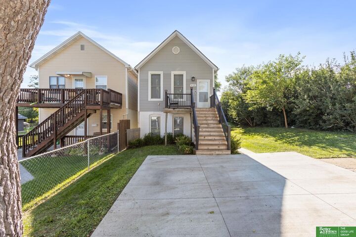 Property Photo:  828 S 21st Street  NE 68108 