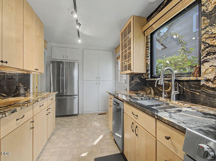 Property Photo: 1345 Pacific Terrace OR 97601
