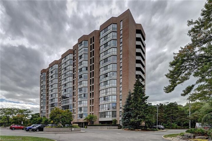 Property Photo:  265 Westcourt Place 210  ON N2L 6E4 