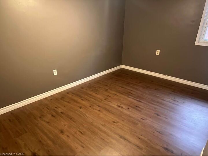 Property Photo:  78 Richmond Street Upper  ON N3T 3Y5 