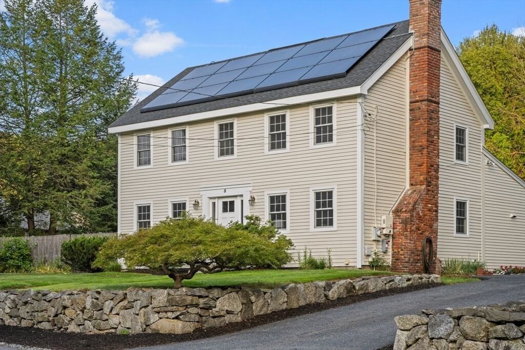 Property Photo:  5 Elm Street  MA 01568 