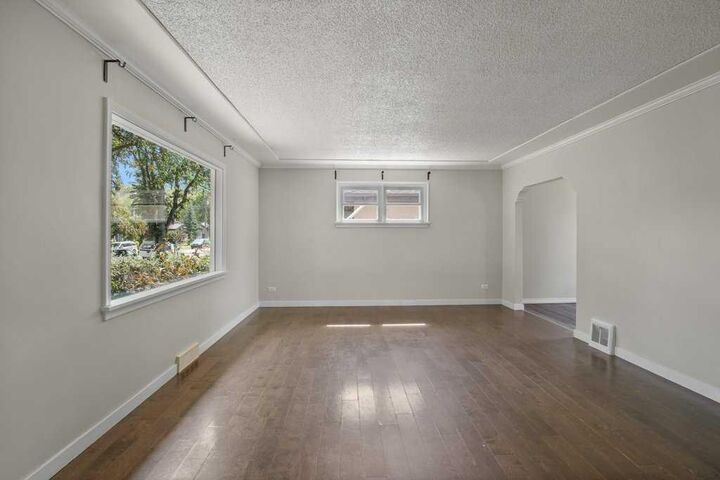 Property Photo:  5330 42A Avenue  AB T4N 3A6 