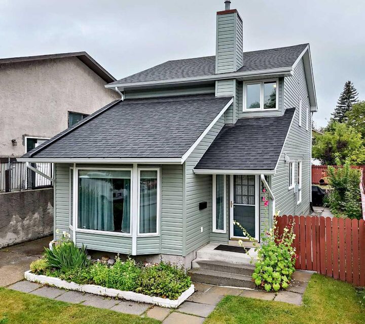 Property Photo: 1487 Berkley Drive NW AB T3K 1T7