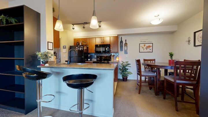 Property Photo: 9124 96 Avenue 202 AB T8X 0A1