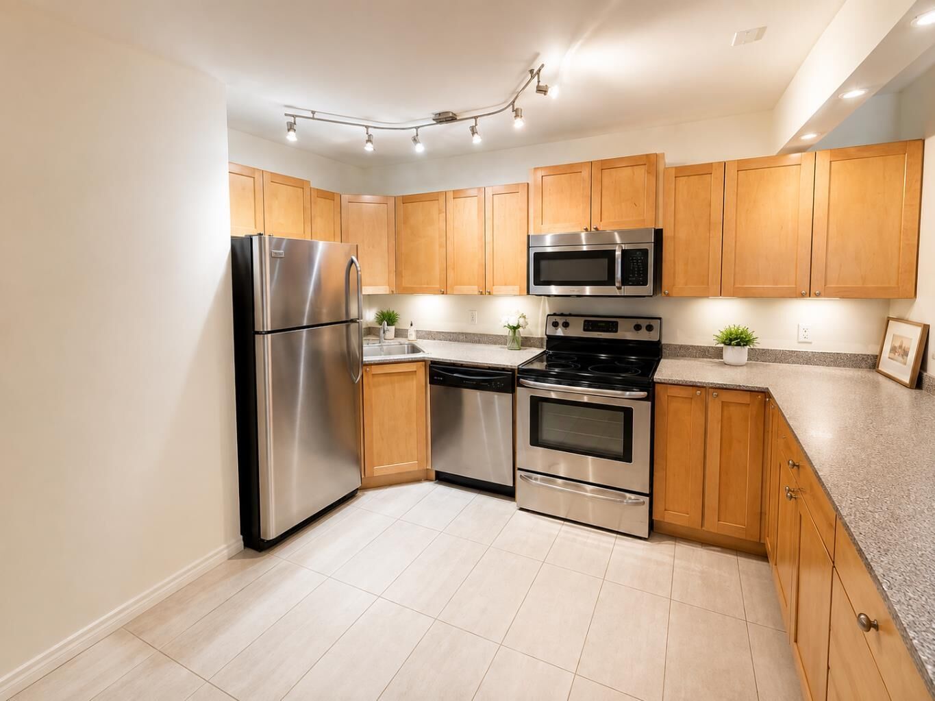 Property Photo: 210 25 Avenue SW 10 AB T2S 0L1