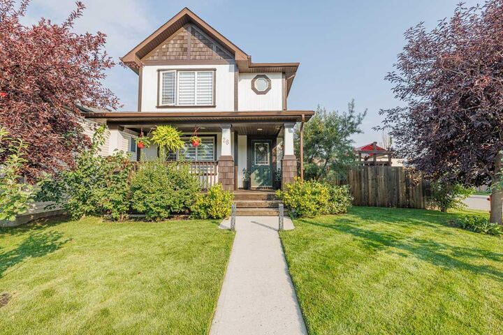 Property Photo: 28 Copperfield Heath SE AB T2Z 4V2