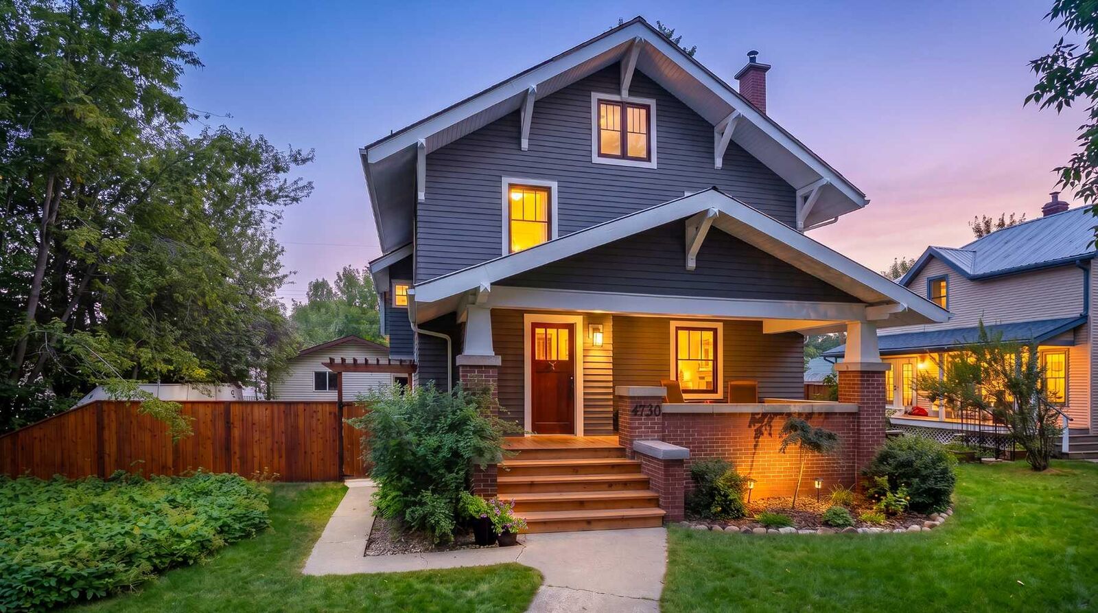 Property Photo:  4730 50 Street  AB T4H 1E4 