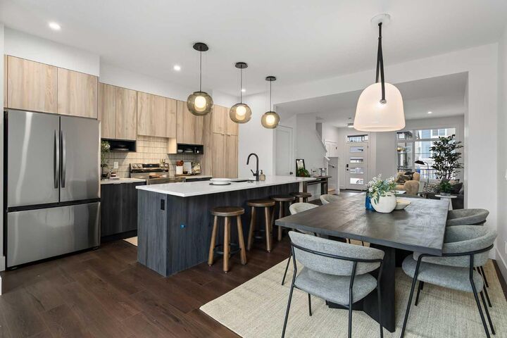 Property Photo:  872 Sora Boulevard SE  AB T3S 1C5 