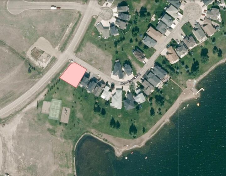 Property Photo: 58 Blue Heron Bay AB T1R 1C5