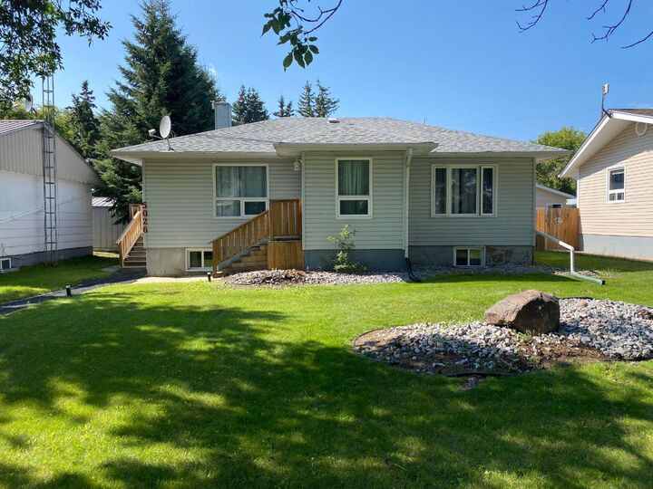 5026 47 Street — photo 1