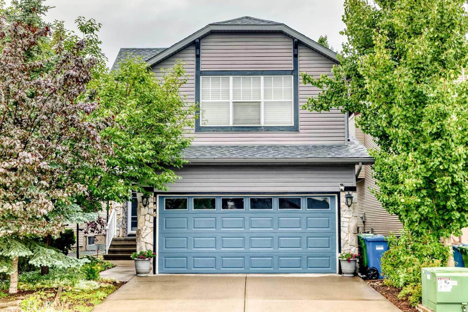 Property Photo: 144 Cougarstone Common SW AB T3H 5P5
