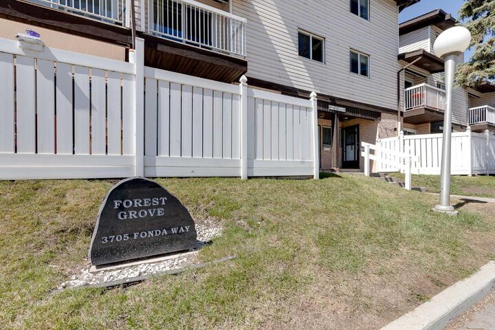 Property Photo:  3705 Fonda Way SE 65  AB T2A 6G9 