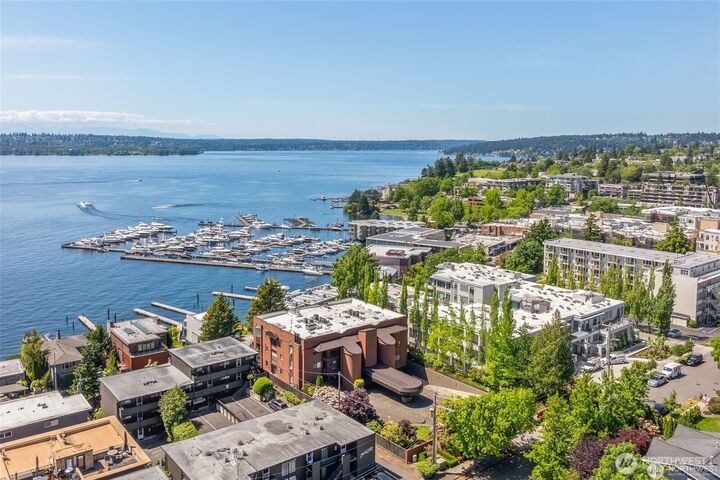 Property Photo: 311 S 2nd Street 101 WA 98033