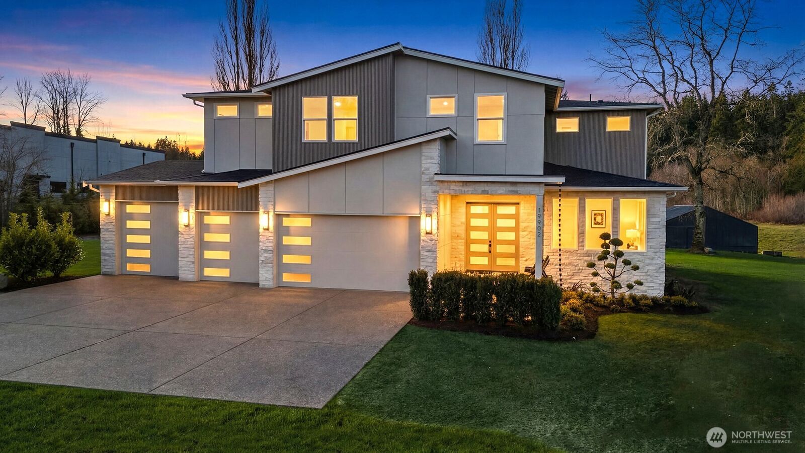 Property Photo:  19810  Broadway Avenue  WA 98296 