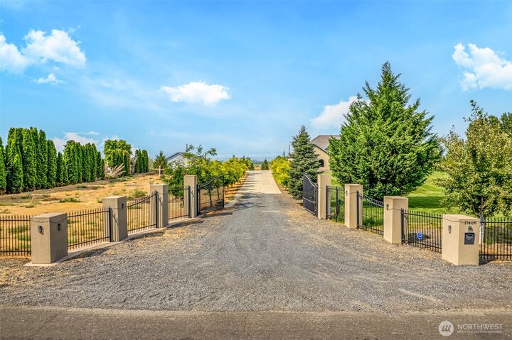Property Photo: 17408 Road 5.2 NW WA 98848
