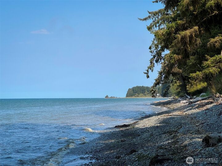 Property Photo:  999 W Dew Knot Enter Road  WA 98363 