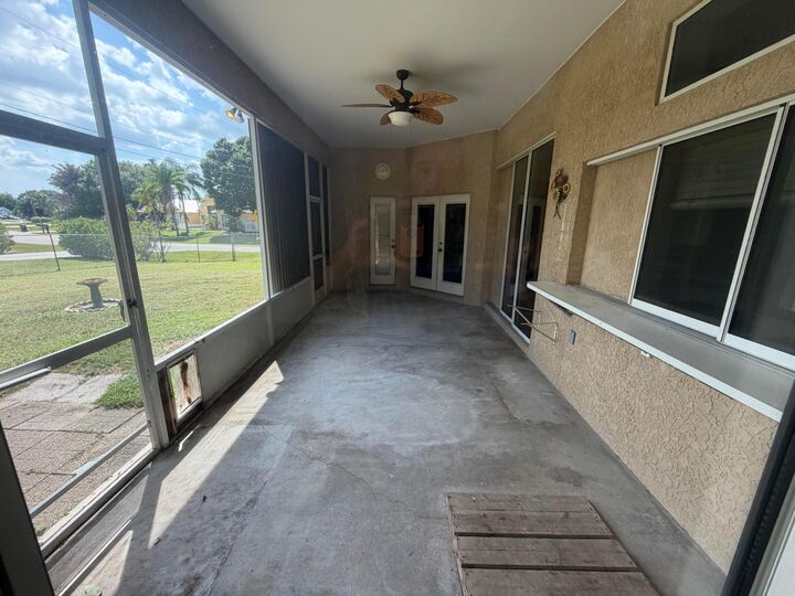 Property Photo: 606 SE Stow Terrace FL 34984