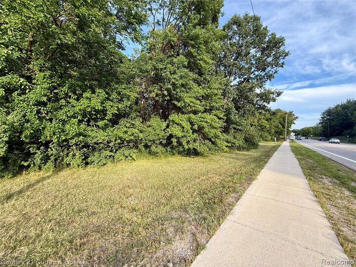 Property Photo:  01 Wayne Rd Wayne  MI 48174 