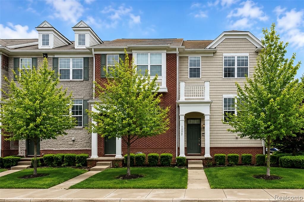 Property Photo:  27974 Middleton Drive  MI 48377 