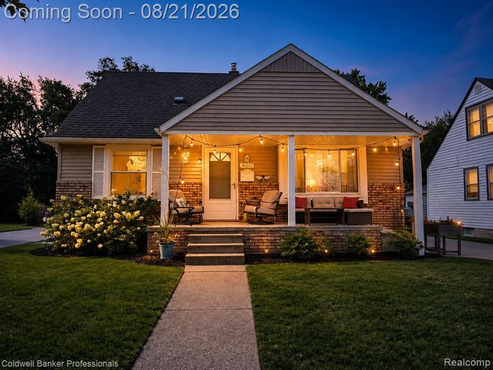 Property Photo:  460 Donald Avenue  MI 48017 