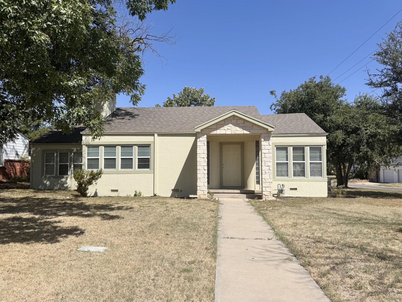Property Photo:  2102 Live Oak Street  TX 76901 