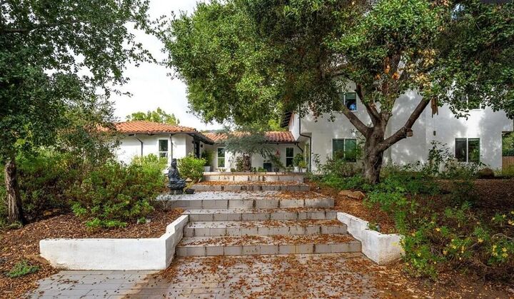 Property Photo:  820 Foothill Lane  CA 93023 