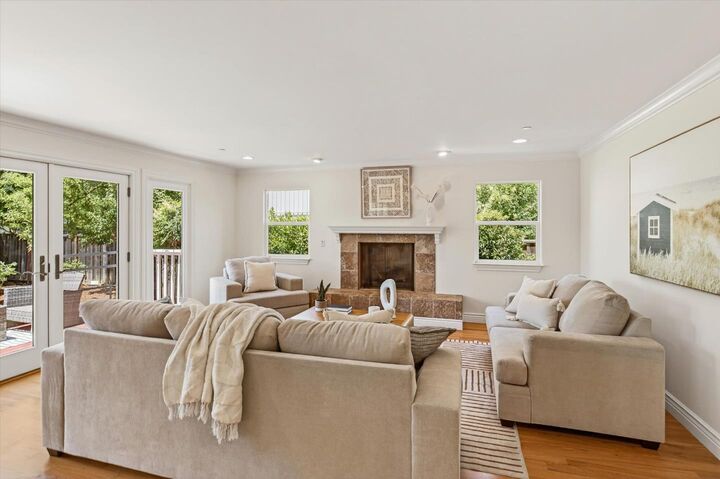 Property Photo: 1078 Boranda Avenue CA 94040