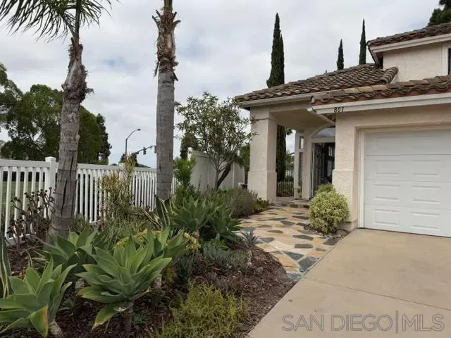 Property Photo: 801 Mosaic Cir CA 92057