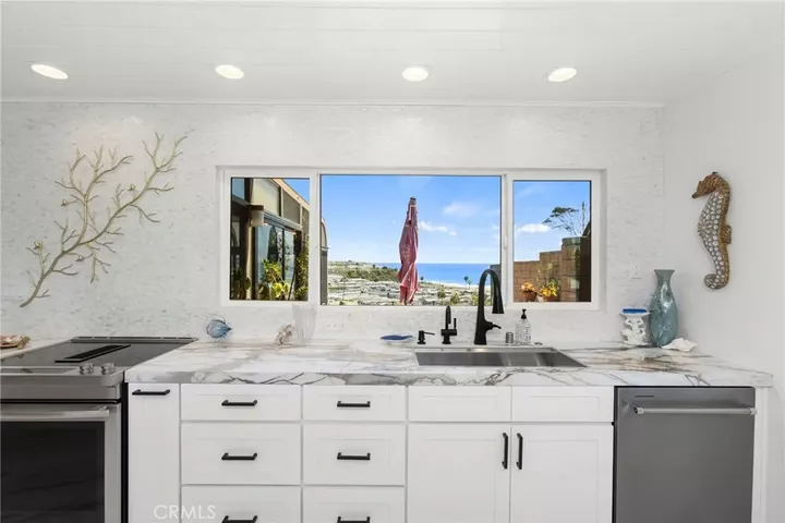 Property Photo:  123 Monte Vista 12  CA 92672 
