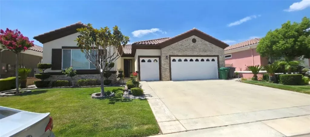 Property Photo:  1729 La Cantera  CA 92223 