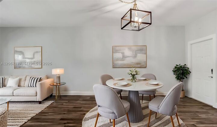 Property Photo:  3889 Tree Top Dr 3889  FL 33332 