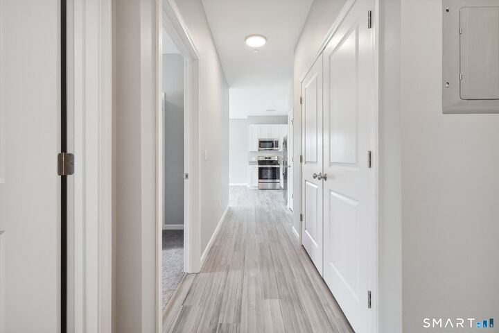 Property Photo:  10 Steele Boulevard 201  CT 06037 
