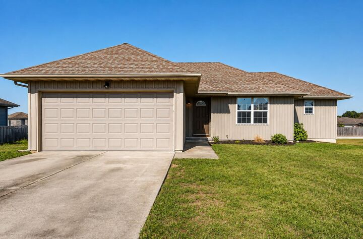 Property Photo:  107 Cherry Avenue  MO 65631 