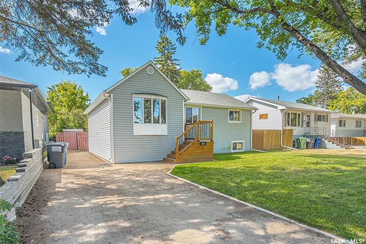 Property Photo:  503 P Avenue N  SK S7L 2W1 