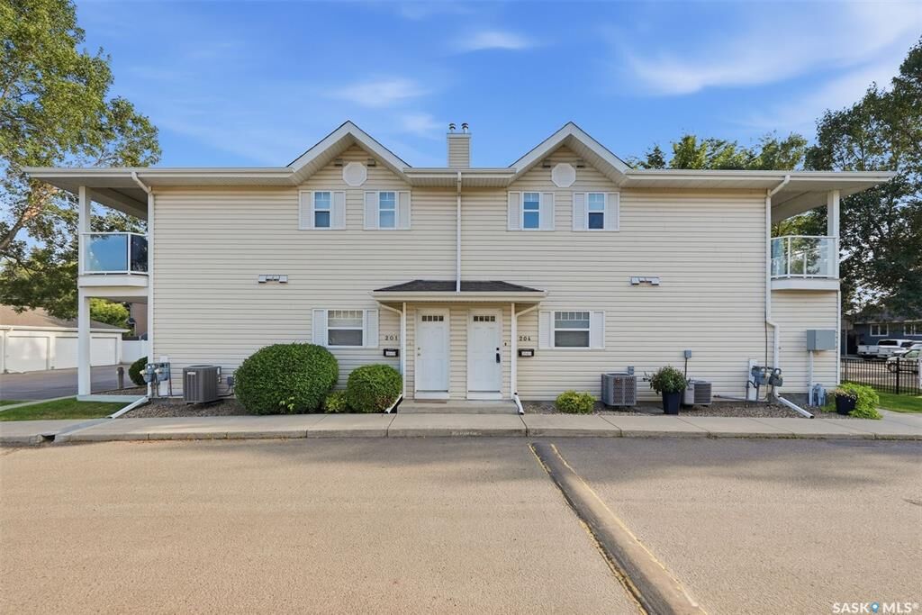 Property Photo:  141 105th Street W 204D  SK S7N 1N3 