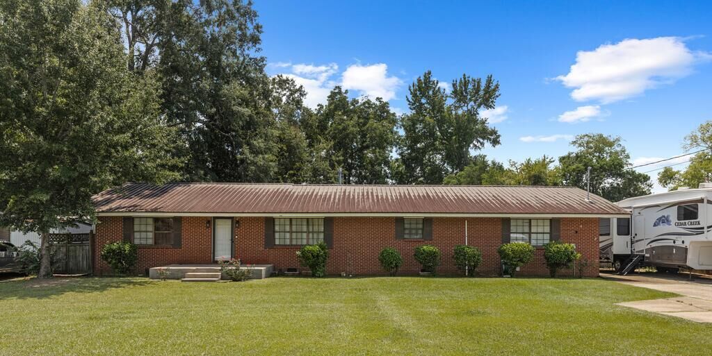 Property Photo:  113 Ozark Road  AL 36310 