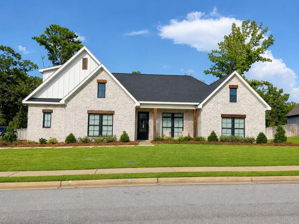 Property Photo: 239 Windemere AL 36303
