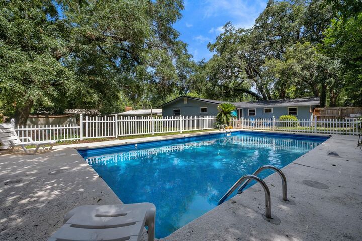 Property Photo:  2009 Woodstock Lane  FL 32303 